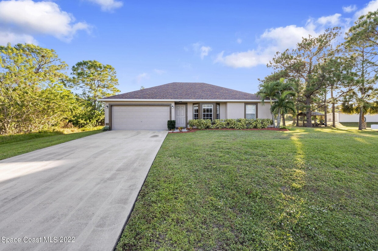 Primary Photo - 1286 Sandusky St SE