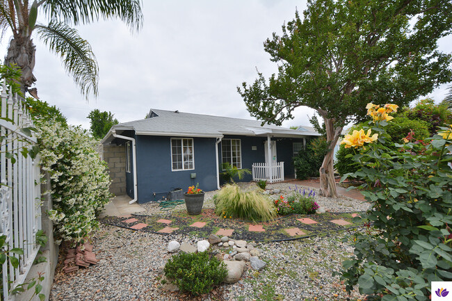 Building Photo - 17414 Saticoy St