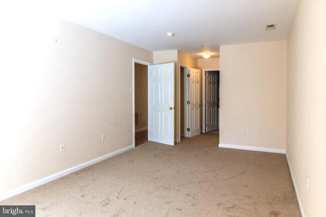 Foto del edificio - 9228 Blue Grass Rd