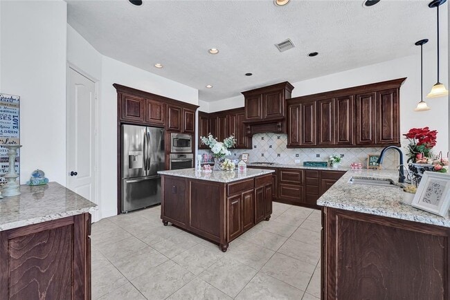 Building Photo - 27915 Genesis Manor Ln