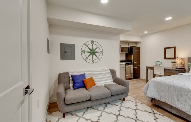 Foto del edificio - Gorgeous Updated Studio In The Popular Sel...