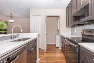 Building Photo - The Brixton at Loudoun