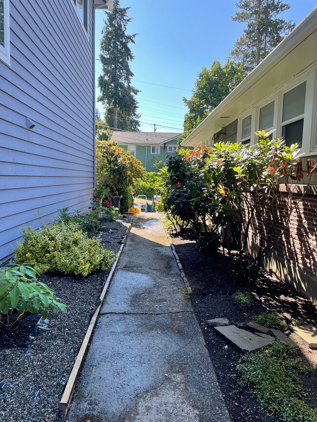 Building Photo - 2934 2nd Ave N