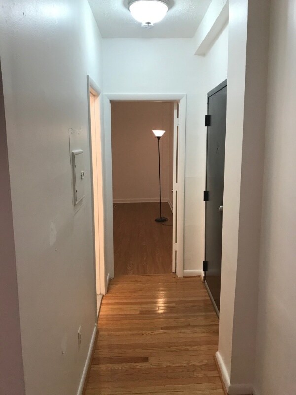Foto del edificio - 1420 Chapin St NW