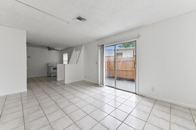 Foto del edificio - 12467 Westhampton Cir