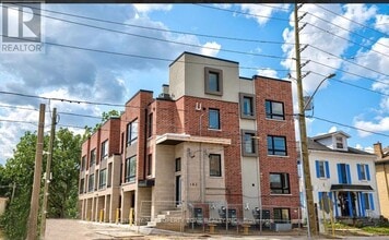 Building Photo - 183 Victoria St N