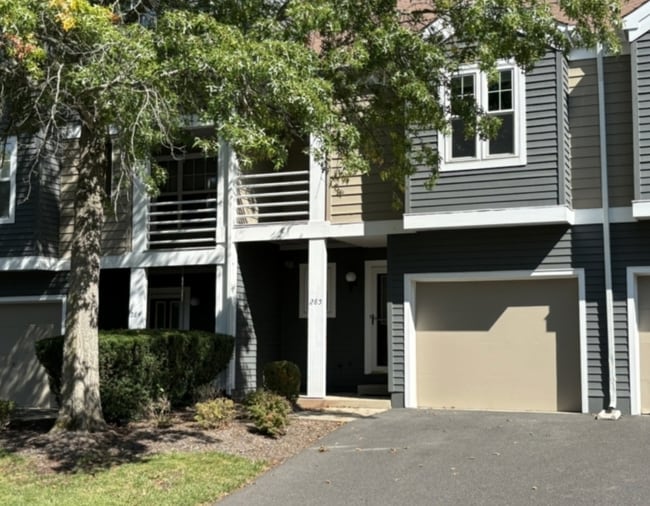 Building Photo - 285 Greenfield Rd