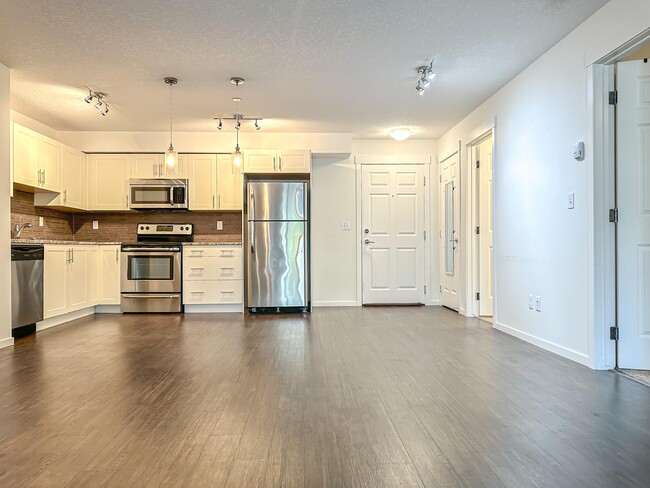 Building Photo - 99 Copperstone Park SE