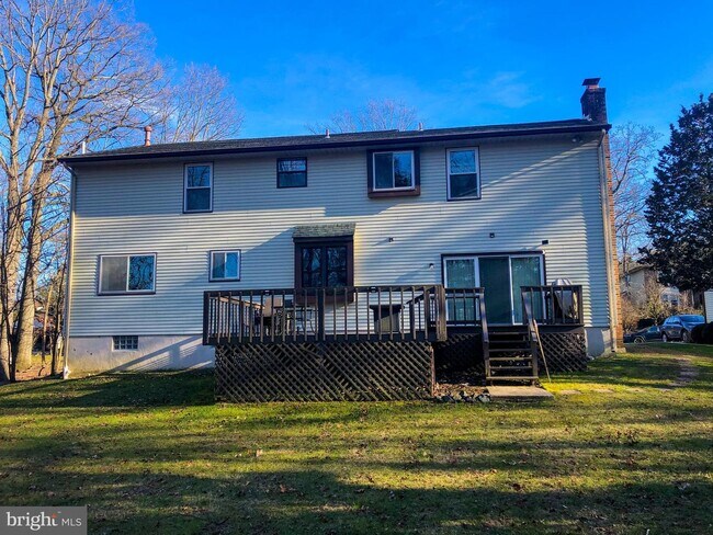 Building Photo - 1127 Buttonwood Dr