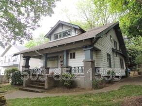 Building Photo - 122 SE 60th Ave