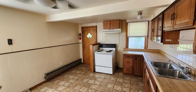 Building Photo - 1237-1239 Wisconsin