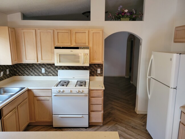 Building Photo - 1551 Fox Hill Pl SW