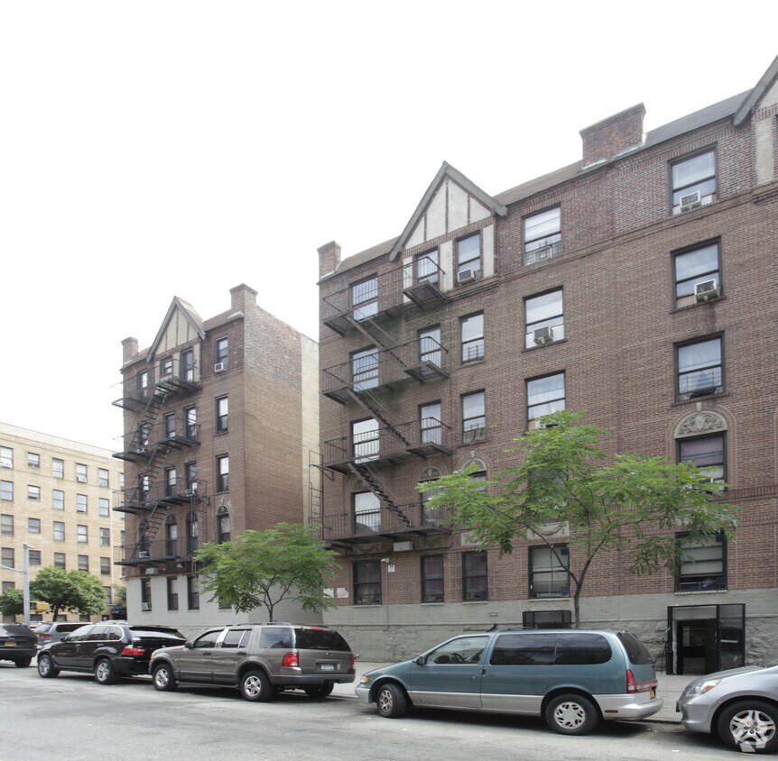 Foto principal - 565 Academy St
