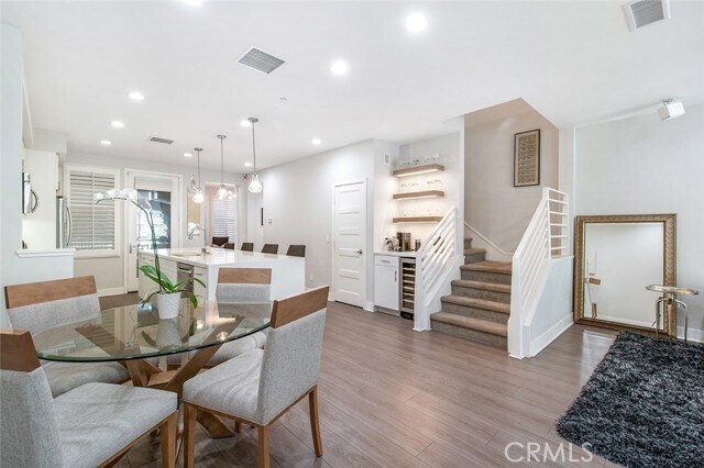 Foto del edificio - 10 Brownstone Way