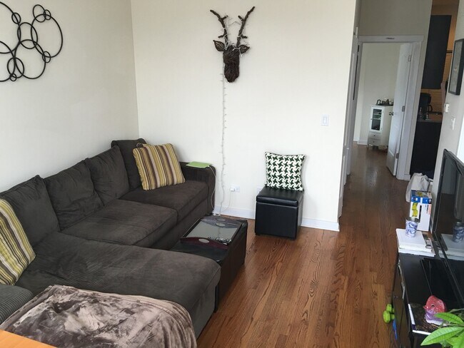 Foto del edificio - 1645 W Huron St