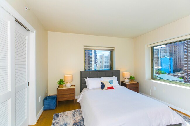 Building Photo - 1551 Ala Wai Blvd