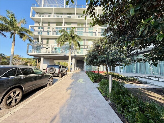 Foto del edificio - 2000 Metropica Wy