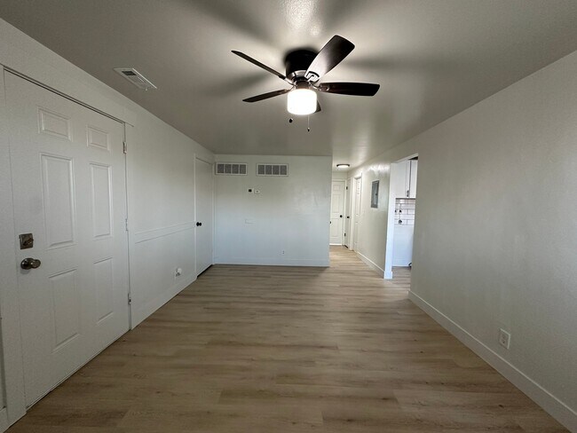Photo - 1821 Parkway Blvd Apartment