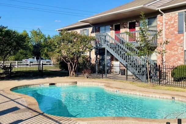 Foto principal - Tomball Ranch Apartments