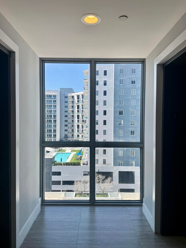 Foto del edificio - 140 S Dixie Hwy