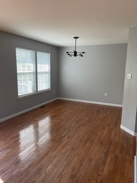 Building Photo - 250 Maple Ridge Dr
