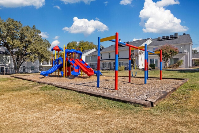 Building Photo - Estrella Apartment Homes