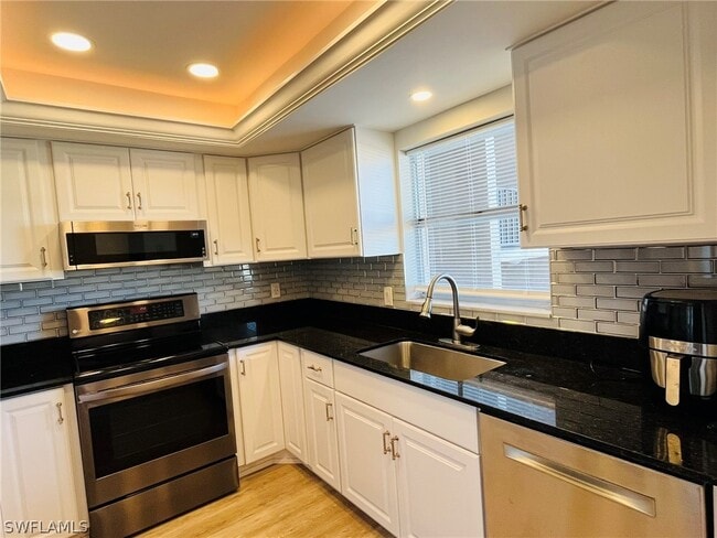 Foto del edificio - 4912 Tamiami Trl E