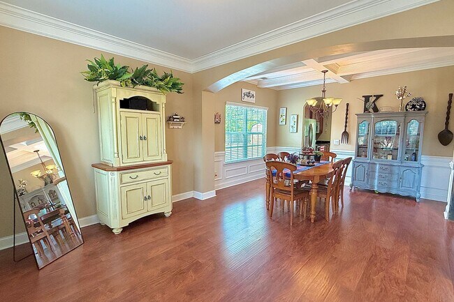 Foto del edificio - 470 Briarcrest Dr NE