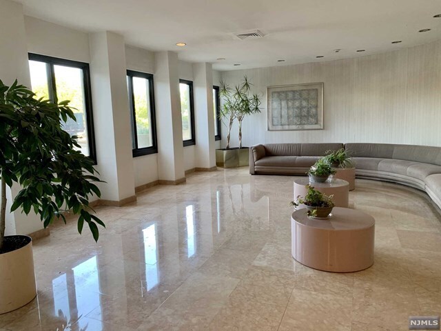 Building Photo - 200 Winston Drive, Unit 1512