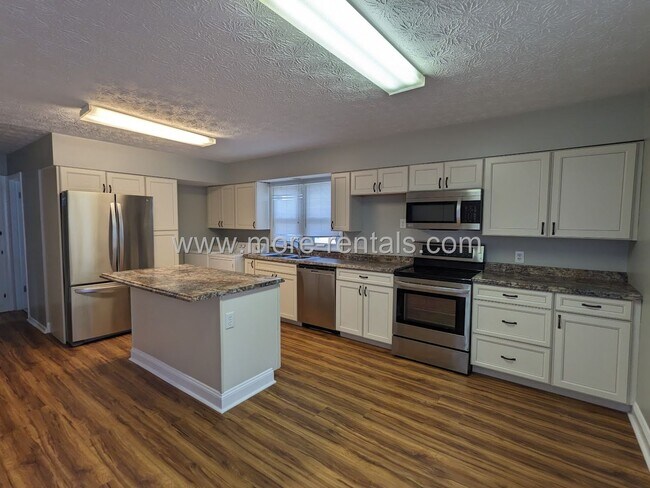 Building Photo - Ranch house with first floor laundry in Whitehall schools