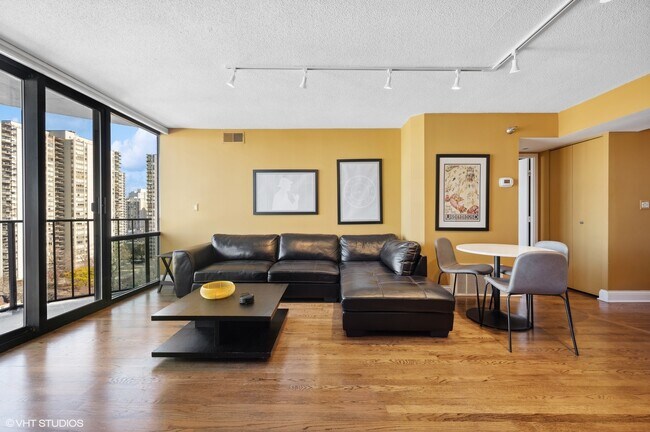 Foto del edificio - 1309 N Wells St