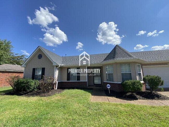 Building Photo - 2684 Bay Pointe Cir N