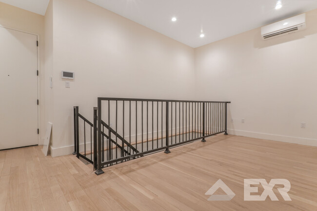 Building Photo - 355 Grove St