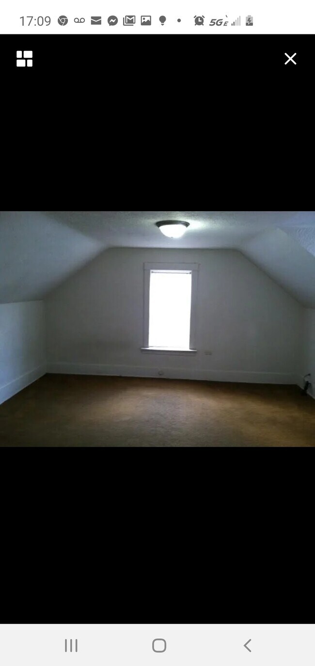 Building Photo - 415 Morton Ave