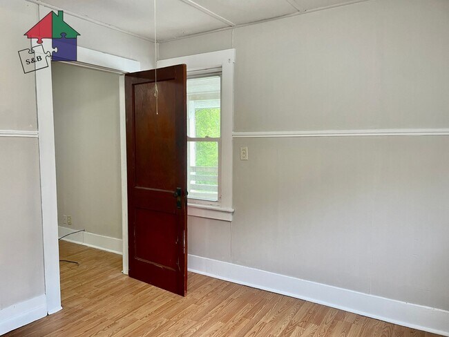 Foto del edificio - 831 Graniteville Rd