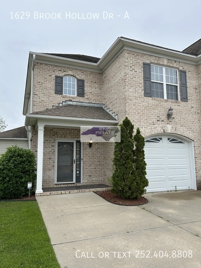 Building Photo - 1629 Brook Hollow Dr