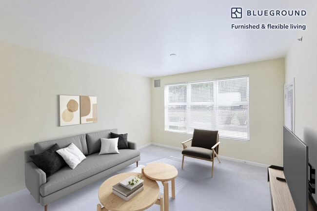 Building Photo - 1099 Admiral Ct