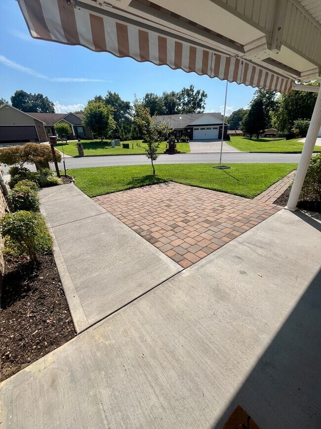 Building Photo - PET FRIENDLY!!!!