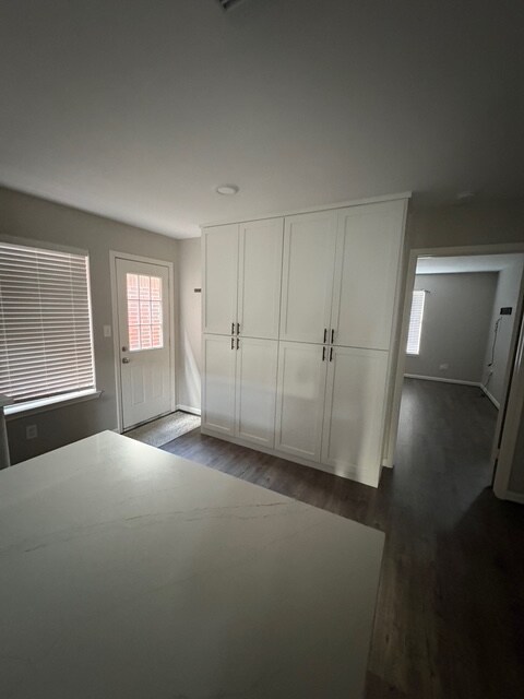 Foto del edificio - 3222 Palm Desert Ln