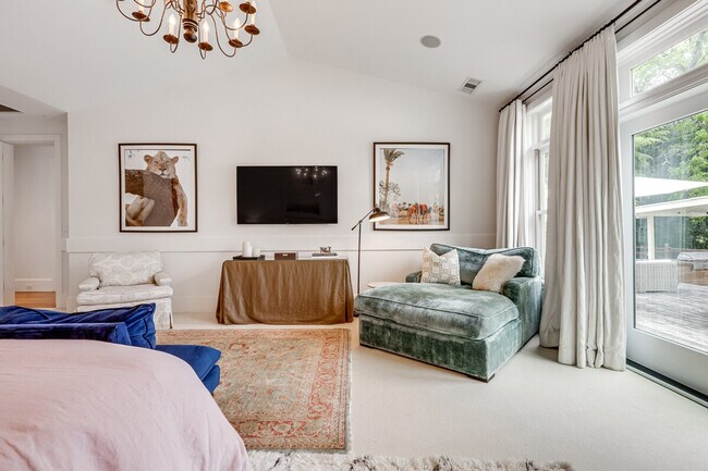 Foto del edificio - 6256 Dry Creek Rd