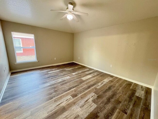 Building Photo - 609 Tamarin Ln