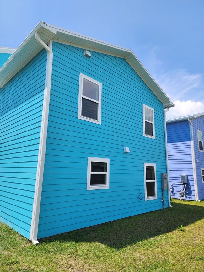 Building Photo - WATERFRONT ON WATSON BAYOU