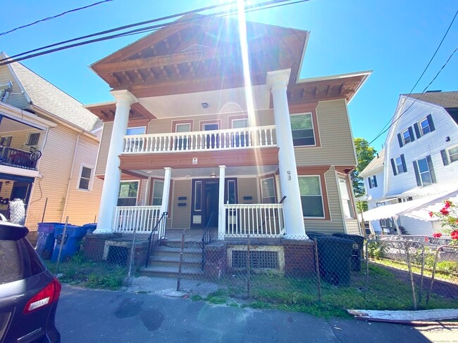 Building Photo - 93 Hillside Ave