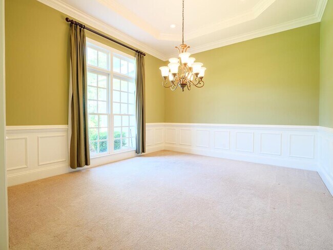 Building Photo - 4610 Ridgeview Cir