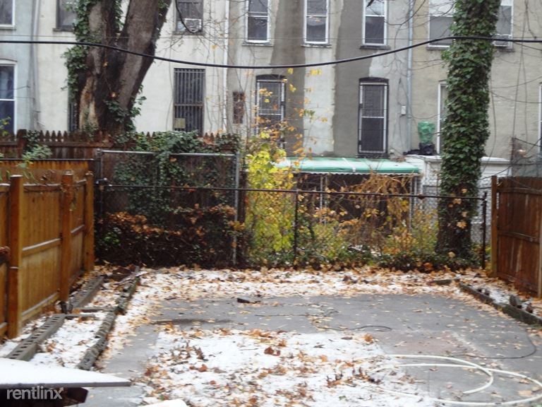 Primary Photo - 598 Madison St