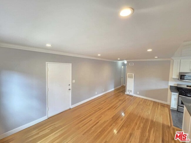 Foto del edificio - 5329 Vantage Ave