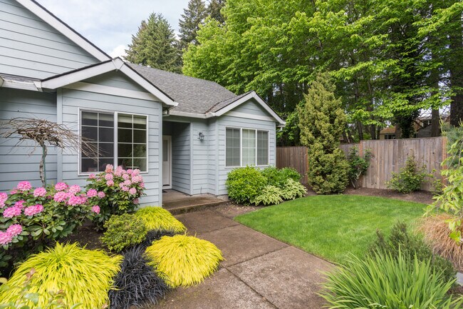 Front - 7813 SW Elmwood St