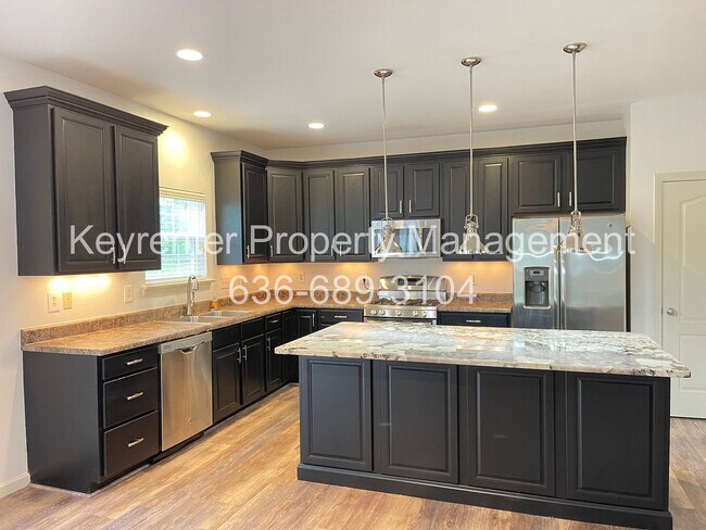 Foto del edificio - COMING SOON Modern 4BR Home