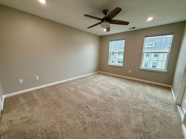 Building Photo - 902 Chalmers Ln