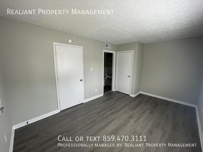 Building Photo - 208 Lakeshore Drive, # 2